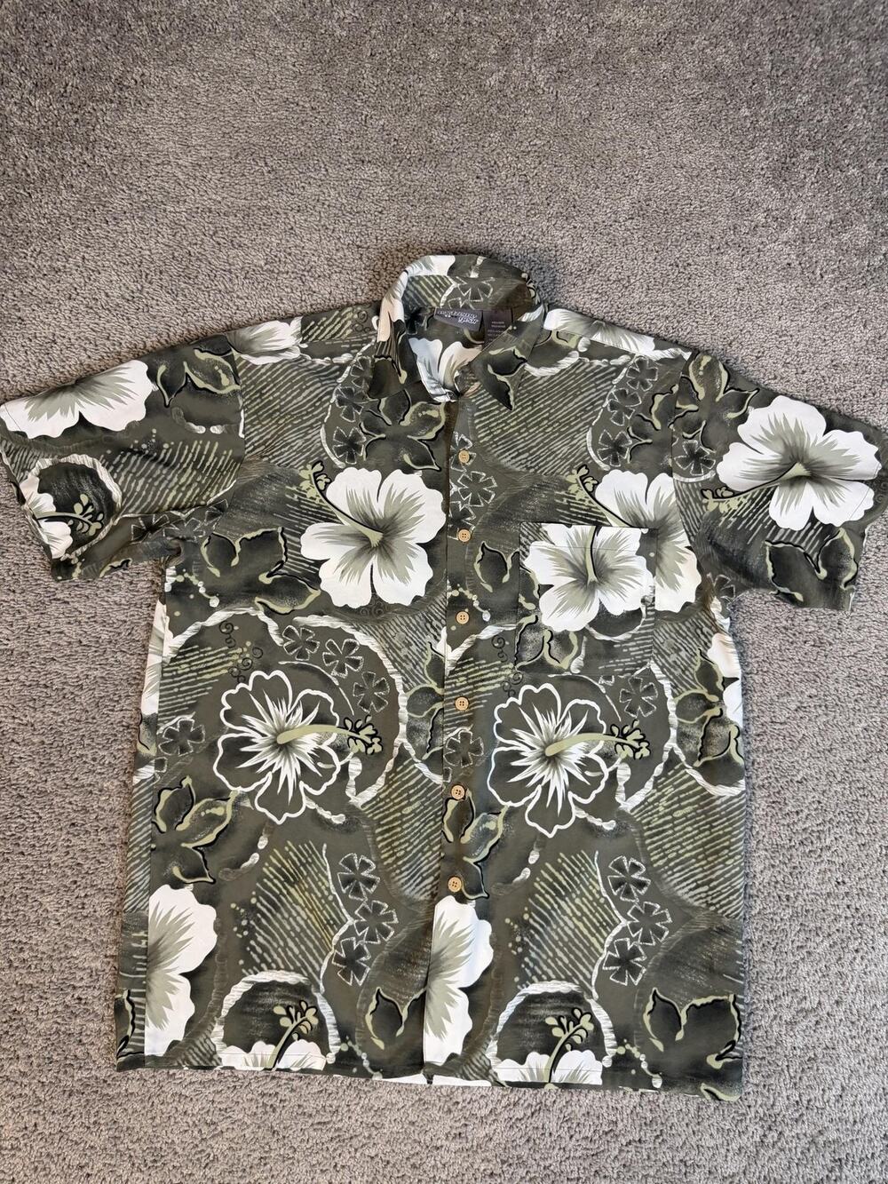 Vintage Extreme Gear Shirt Mens M Green Hawaiian Button Up Floral Polyester
